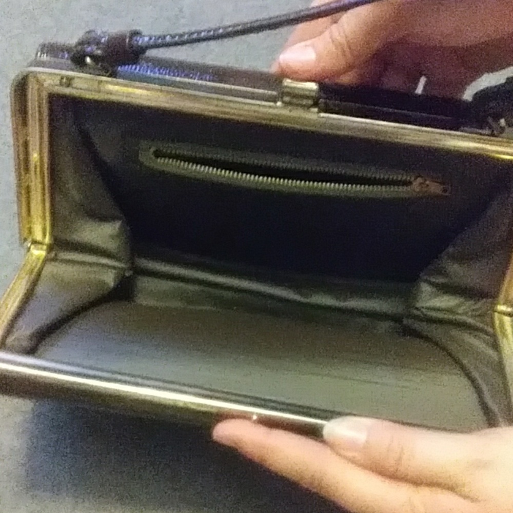 Purse - Picture 2 of 4